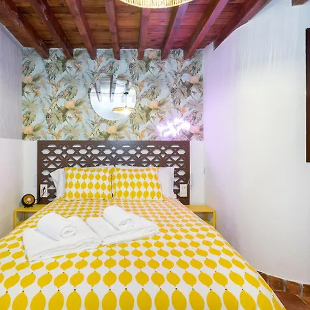Apartment - Pinksparrow -