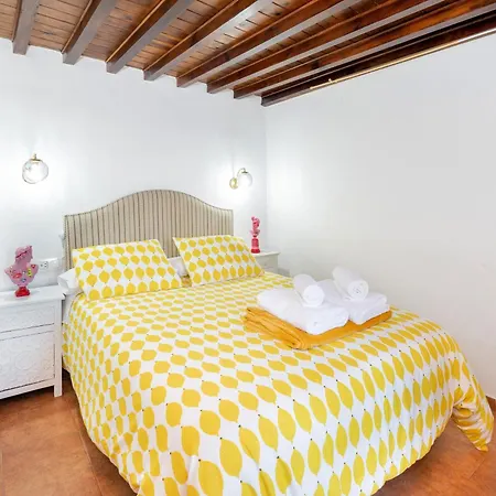 Apartment - Pinksparrow -