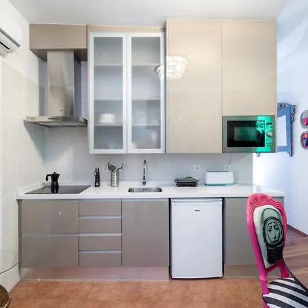 - Pinksparrow - Apartment