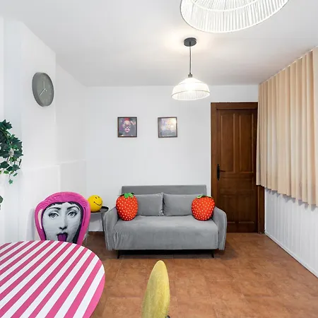 Apartment - Pinksparrow -