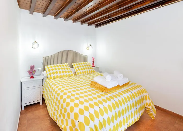 Apartment - Pinksparrow -